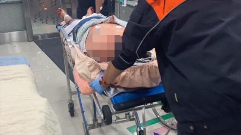 不滿被噴檳榔汁　男女直播主街頭互毆