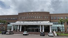 疫情趨緩  花蓮縣議會恢復開議2019冠狀病毒疾病（COVID-19，武漢肺炎）疫情延燒，花蓮縣議會3月以疫情嚴峻為由，順延臨時會、定期會開會時間；近日評估疫情趨緩，決定恢復開議，將於4月27日舉行臨時會。中央社記者張祈攝  109年4月16日