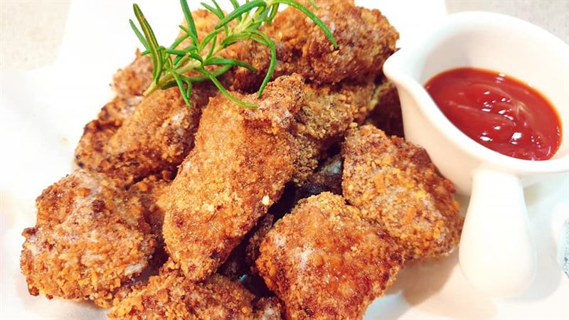 她拿這餅乾當炸物粉　網朝聖狂讚聰明