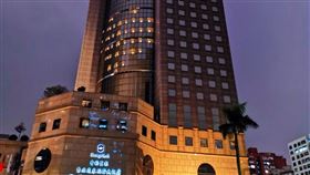 ▲香格里拉台北遠東國際大飯店每晚點燈「現愛心」！（圖／台北遠東飯店提供）