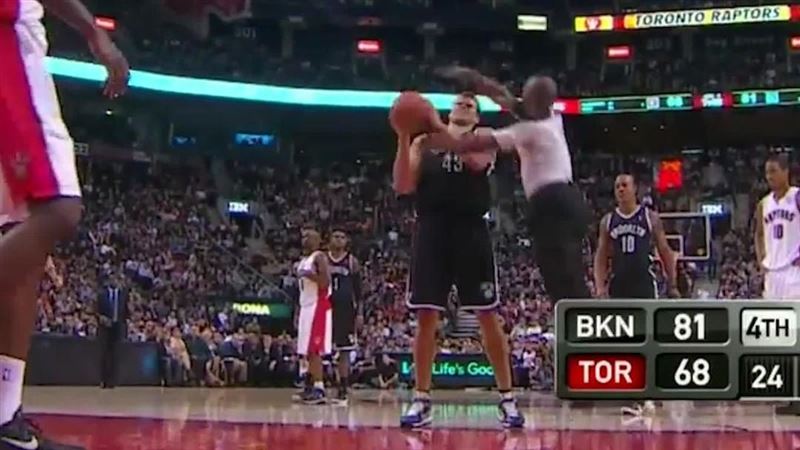 NBA「窘」時刻　他曾被裁判蓋火鍋