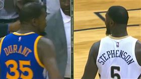 有戲看？吹耳哥「戰家鄉」惹到KD！
NBA,Kevin Durant,Lance Stephenson,戰家鄉
翻攝自YouTube