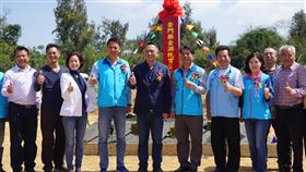 金門縣金湖托育資源中心開工典禮（2）金門縣金湖托育資源中心開工典禮17日舉行，縣長楊鎮浯（左5）、金湖鎮長陳文顧（前右4）、社會處長董燊（前右3）等人出席。中央社記者黃慧敏攝　109年4月17日