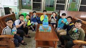 維他露基金會為守護弱勢學童的健康，捐贈千箱運動飲料至全國育幼院。（圖／廠商提供）