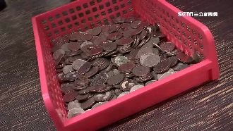 拿零錢買口罩　藥局銅板量成另類負荷