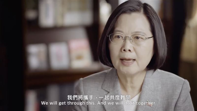 影／小英拍片談疫情　秒破千人轉發…