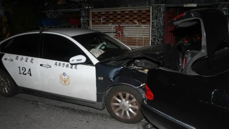 男拒檢衝撞警車　一查竟是毒品通緝犯