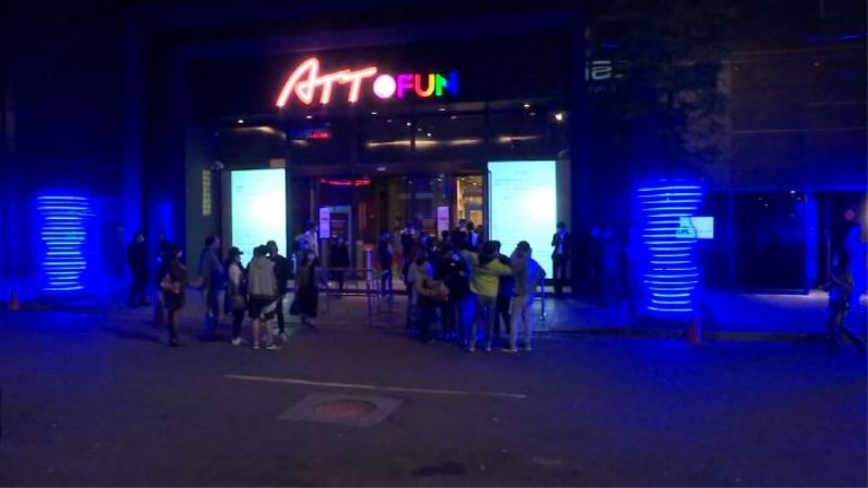0確診就鬆懈？東區夜店湧現排隊人潮