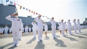 15日海軍敦睦艦隊結訓典禮。（圖／翻攝自中華民國海軍 FB）

https://www.facebook.com/ROCNAVY.tw/photos/pcb.1542994065878976/1542993369212379/?type=3&theater