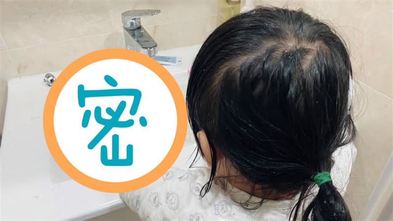 2女兒在廁所「煮濃湯」　媽一看崩潰
