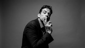 美國百老匯男星尼克柯戴羅（Nick Cordero）因感染武漢肺炎住院治療，卻發生血栓併發症。（圖／翻攝自imdb）