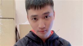 彰化,直播主,口罩,胡凱彬,3萬片（圖／翻攝自臉書-胡凱彬線上直播拍賣）