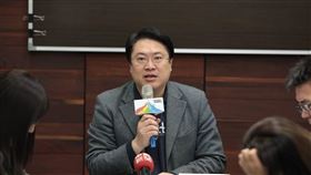 基隆市長林右昌，民政處長王榆森，基隆市府提供