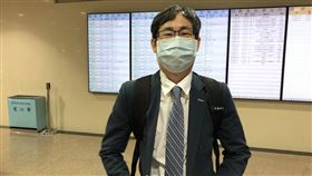 永豐控張晉源背信案  和解破局前永豐銀總經理張晉源被永豐金、永豐銀指控背信案，台北地院20日開庭，法官詢問雙方和解可能，永豐律師說，回去跟當事人談一下；張晉源則說不要。法官庭末諭知，9月再開庭。圖為張晉源庭外受訪。中央社記者劉世怡攝  109年4月20日