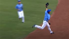 ▲林哲瑄美技守備。（圖／翻攝自CPBLTV）