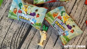 全聯推出滿額贈公仔活動，拿到黃金福利熊可以獲得1萬點福利點。（圖／記者馮珮汶攝）