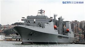 ▲海軍磐石艦有野戰醫院診療室、手術室、3間負壓隔離病房。（記者邱榮吉/攝影）