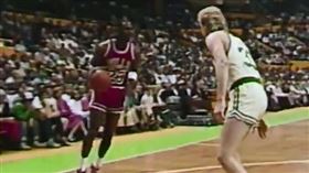 ▲喬丹在季後賽單場拿下63分。（圖／翻攝自YouTube）