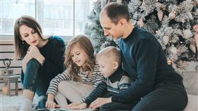 父母，子女，孩子，家庭，爸媽 圖/unsplash