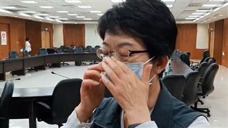 遲揭疫調是縣長已睡？苗局長挨轟哭了