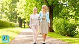 名家專用／NOW健康／參與者每天平均步行7,500步，發現每天步行數比較多的人血壓明顯較低。(勿用)