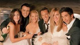 《六人行》是美國90年代開播的長春喜劇。（圖／翻攝自FRIENDS (TV Show) FB）

https://www.facebook.com/friends.tv/photos/a.428489744575/27870244575/?type=1&theater