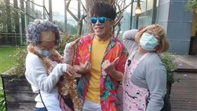 ▲許志豪與兩位舞者。（圖／怡佳娛樂提供）