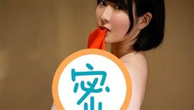 日本寫真女星雨宮留菜（圖／翻攝自amemiyaluna IG）