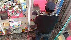 竊賊,景品,夾娃娃機,竊案,小偷,監視器,玩具,新北,中和
