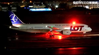 首次直飛！波蘭班機繞路抵台載口罩