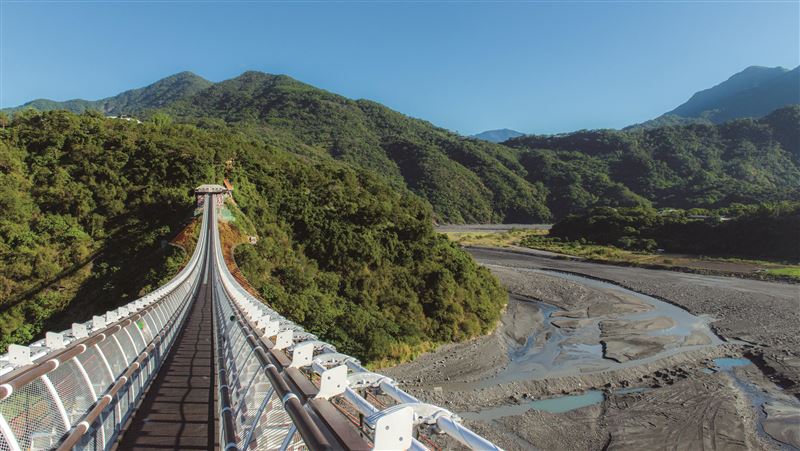 山川琉璃吊橋　每週一將免費開放攝影