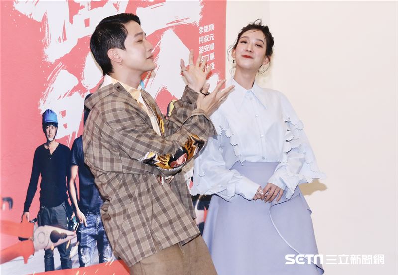 薛仕凌和孟耿如合作拍戲。（圖／記者林聖凱攝影）