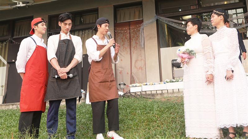 男神辦同志婚禮　范少勳卸主持棒淚崩