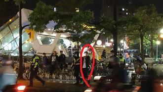 蘆洲捷運站驚傳女揮刀狂吼　民眾狂逃