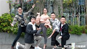 「上山下海過一夜」演員「網路紅人」八弟蕭志瑋、「旅遊作家」小林賢伍、「路跑女神」艾美、Max、「生態專家」阿傑。（記者邱榮吉/攝影）