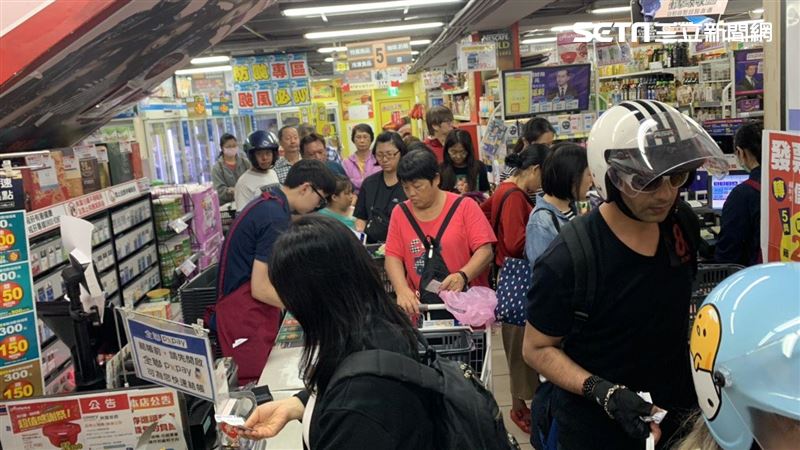全聯結帳慢？網曝：難怪要支援收銀