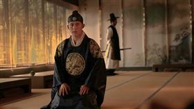 新北市民政局模仿「屍戰朝鮮」劇情拍攝宣傳影片。（圖／翻攝自YouTube）