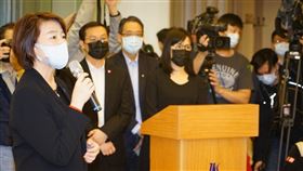 黃珊珊　副市長　陪同　行政院長　蘇貞昌　視察　防疫旅館（北市府提供）