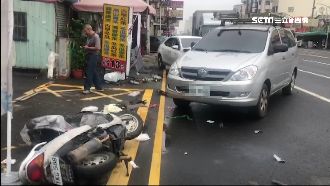 破百狂飆！男連撞2車　同友嘻笑離開