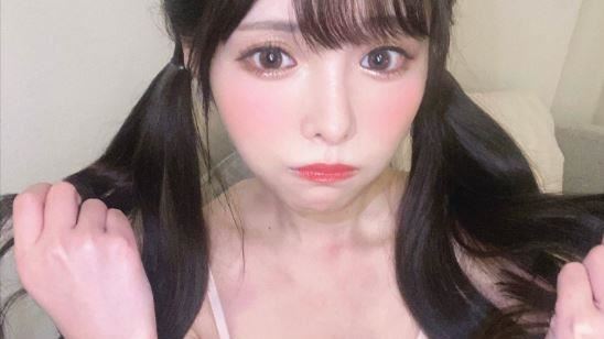 久違的上妝！橋本有菜賣萌秀胸前壕溝