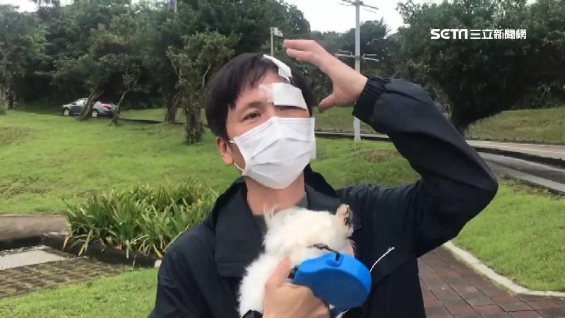 遛狗遭狼犬攻擊！男頭、眼慘縫15針