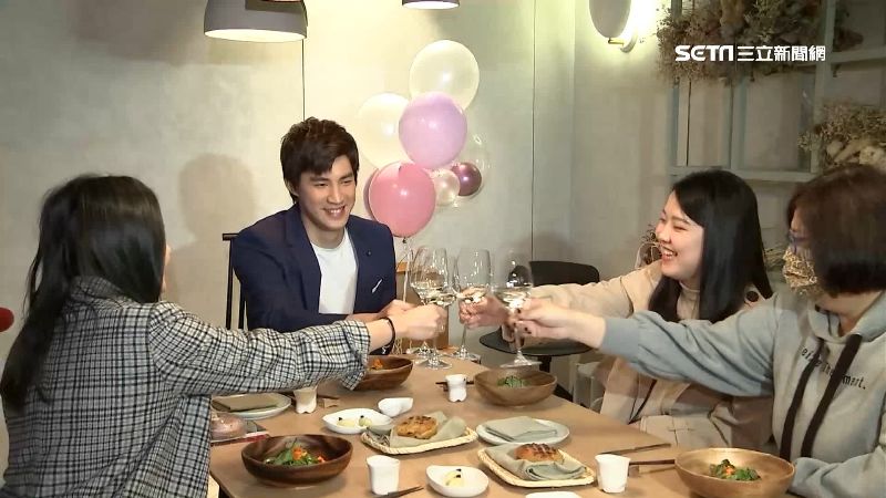 羅宏正化身易飛洋　邀粉絲享浪漫午餐