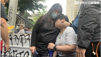 17歲服務生找到了！母女相擁而泣