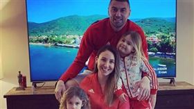 ▲伊爾馬茲一家人。（圖／翻攝自IG）