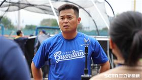 ▲富邦悍將胡金龍賽前受訪。（圖／記者劉彥池攝影）