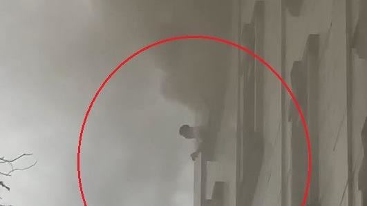 一聞怪嗆味開門狂逃　她憶：不敢再唱