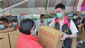 發送弱勢口罩　小鮮肉嘻哈新手當義工　K9（圖／翻攝畫面）