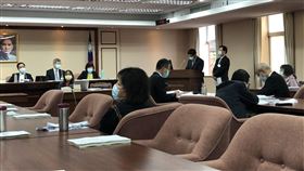 觀光局長張錫聰在立法院受訪。（圖／記者陳宜加攝影）