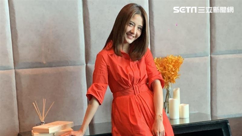 女星母胎單身33年 約會竟帶媽媽去