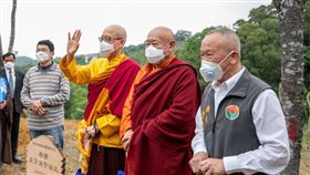 送暖救地球　法王、仁波切植樹捐50萬為疫情祈福